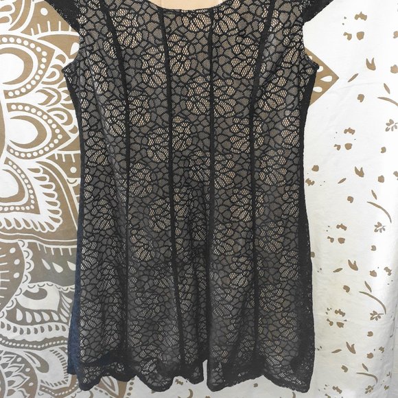 MADISON LEIGH DRESS CAP SLEEVE BLACK SHEATH LINED CROCHET LACE-WOMENS SIZE 14 - Picture 4 of 4